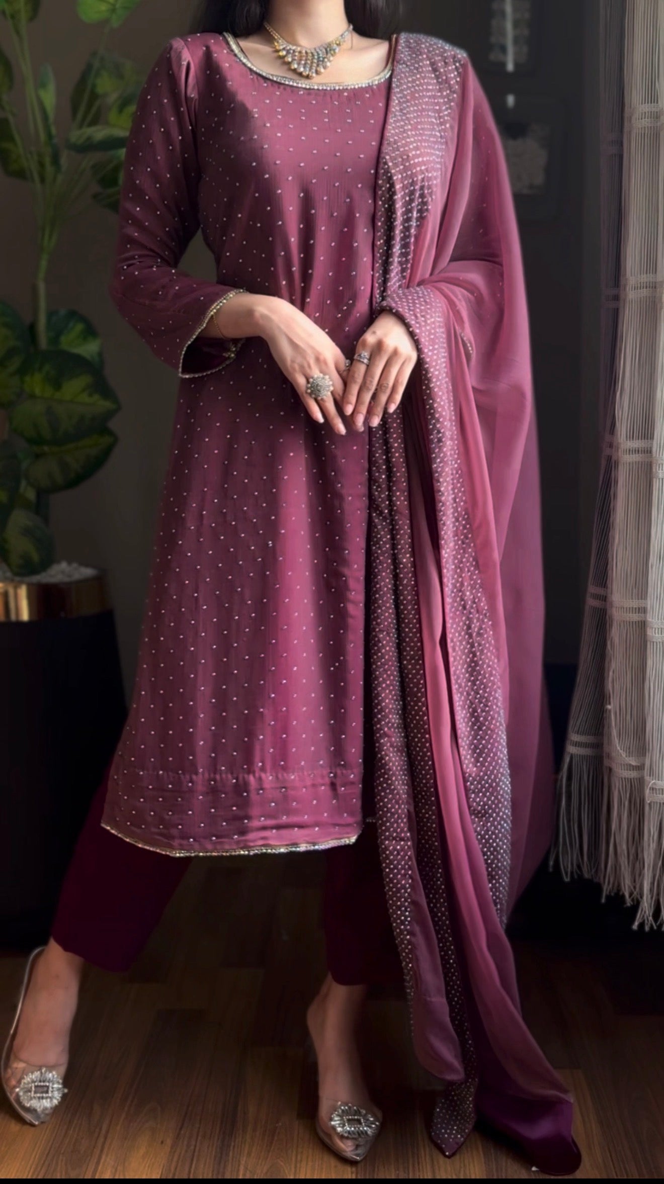 LUXURY POSHAK-SHEFOON
